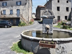 Photo paysage et monuments, Vissac-Auteyrac - la fontaine