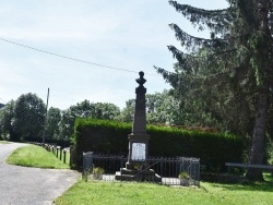 Photo paysage et monuments, Vissac-Auteyrac - le monument aux morts