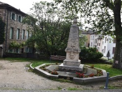 Photo paysage et monuments, Beauzac - le monument aux morts