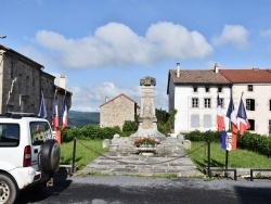 Photo paysage et monuments, La Chaise-Dieu - le monument aux morts