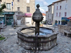 Photo paysage et monuments, La Chaise-Dieu - la fontaine