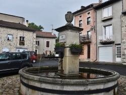 Photo paysage et monuments, Chomelix - la fontaine