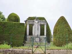 Photo paysage et monuments, Fix-Saint-Geneys - le monument aux morts