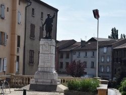 Photo paysage et monuments, Langeac - le monument aux morts