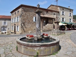 Photo paysage et monuments, Lavaudieu - la fontaine