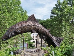 Photo paysage et monuments, Lavoûte-Chilhac - la statues du poisson