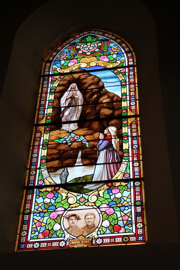 Photo Loudes - vitraux église saint hilaire