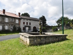 Photo paysage et monuments, Monlet - la fontaine