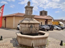 Photo paysage et monuments, Saint-André-de-Chalencon - la fontaine