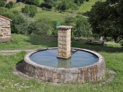 Photo paysage et monuments, Saint-Austremoine - la fontaine