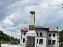 Photo paysage et monuments, Saint-Étienne-Lardeyrol - le monument aux morts