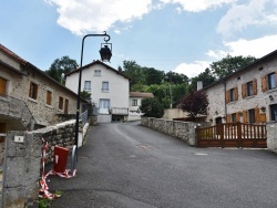 Photo paysage et monuments, Saint-Étienne-Lardeyrol - le monument aux morts