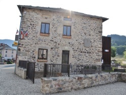 Photo paysage et monuments, Saint-Hostien - la mairie