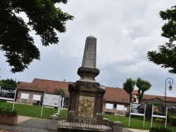 Photo paysage et monuments, Saint-Paulien - le monument aux morts