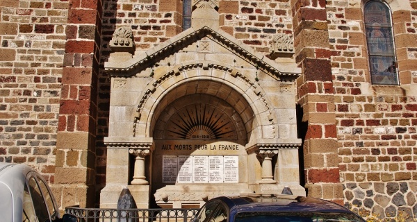 Photo Sanssac-l'Église - Monument-aux-Morts