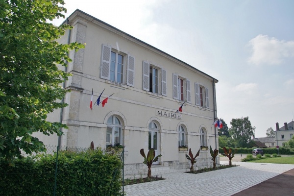 Photo Autry-le-Châtel - La Mairie