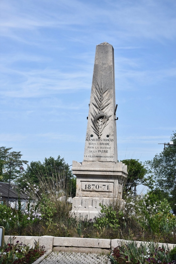 Photo Briare - le Monument Aux Morts