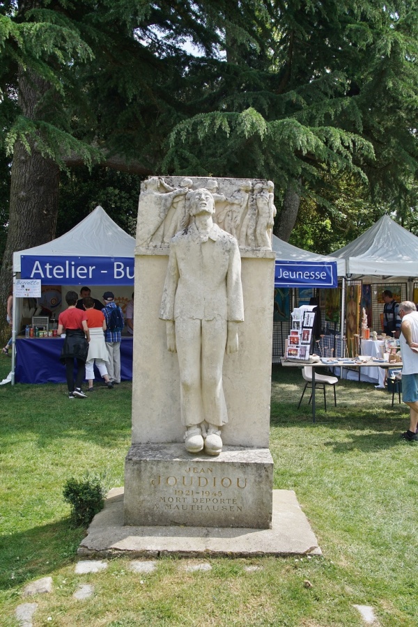 Photo Châteauneuf-sur-Loire - le Monument Aux Morts
