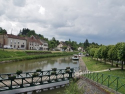 Photo paysage et monuments, Ouzouer-sur-Trézée - le Village