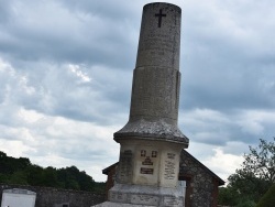 Photo paysage et monuments, Ouzouer-sur-Trézée - le Monument Aux Morts