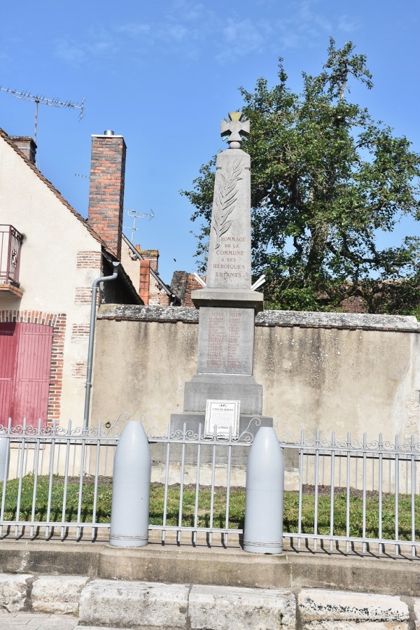 Photo Saint-Brisson-sur-Loire - le Monument Aux Morts