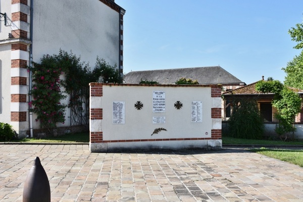 Photo Saint-Gondon - le Monument Aux Morts