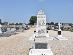 Photo paysage et monuments, Saint-Père-sur-Loire - le Monument Aux Morts