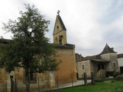 Photo paysage et monuments, Salles - L'Eglise et la vieille maison