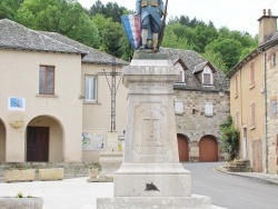 Photo paysage et monuments, Banassac - le Monument Aux Morts