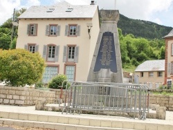 Photo paysage et monuments, La Canourgue - le monument aux morts