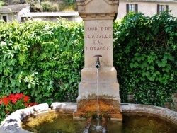 Photo paysage et monuments, Fraissinet-de-Fourques - Fontaine