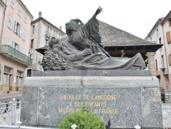 Photo paysage et monuments, Langogne - le monuments aux morts