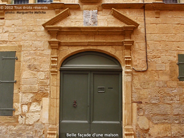 Photo Marvejols - Belle façade d'une maison du XVIème siècle de la rue Théodore-Jean.