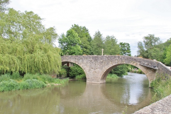 Photo Les Salelles - le pont