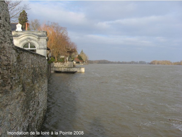 inondation de la loire à "la pointe " 2008