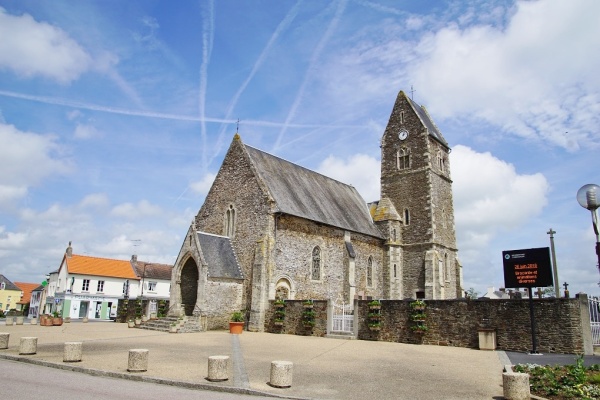 Photo Saint-Clair-sur-l'Elle - église Saint Clair