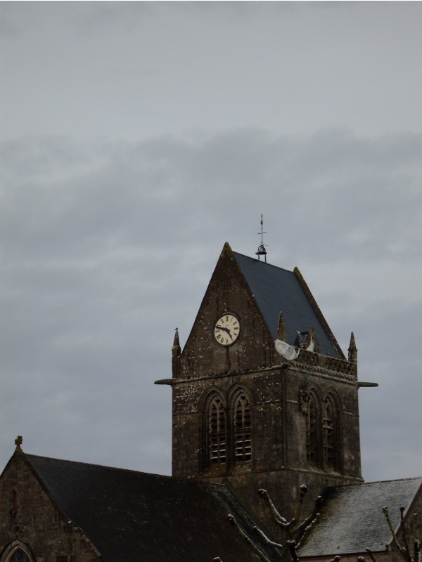 Photo Sainte-Mère-Église - clocher de Sainte-Mère Eglise