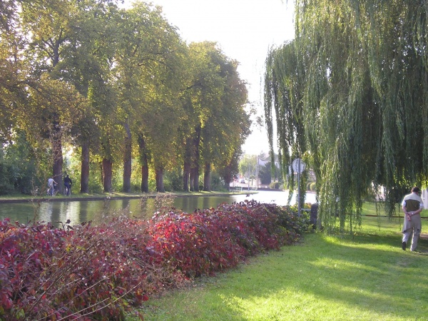 Photo Tours-sur-Marne - promenade le long du canal