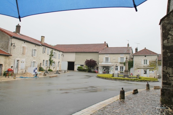 Photo Colombey-les-Deux-Églises - la commune