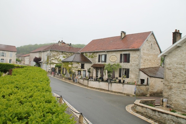 Photo Colombey-les-Deux-Églises - la commune