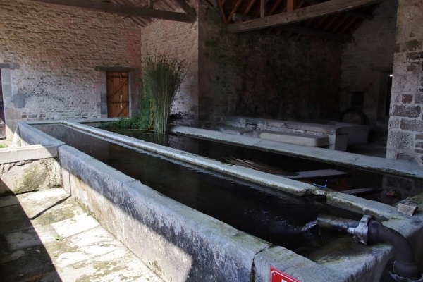 Photo Enfonvelle - le lavoir