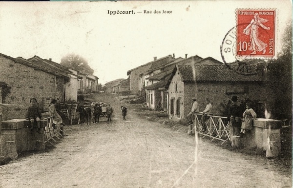 Photo Ippécourt - Rue des jeux  (route de Verdun)