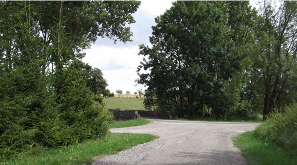 Photo Ippécourt - Le petit pont de pierres