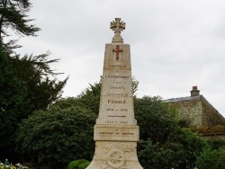 Photo paysage et monuments, Grand-Champ - le monument aux morts