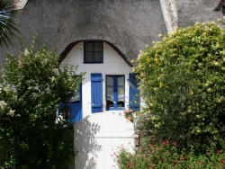 Photo paysage et monuments, Île-aux-Moines - Maison au toit de chaume sur  l'Ile aux moines