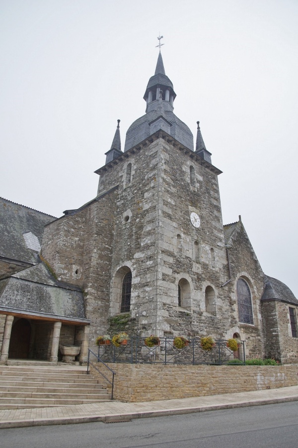 Photo Lanouée - église Saint Pierre