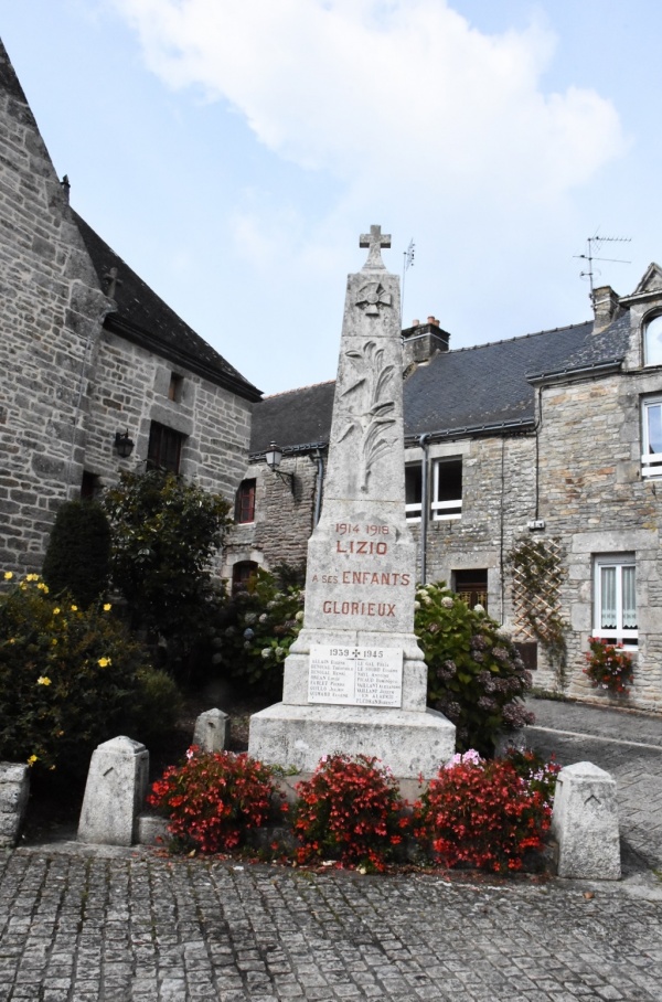 Photo Lizio - le monument aux morts