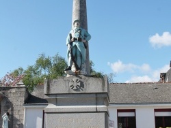 Photo paysage et monuments, Locoal-Mendon - le monument aux morts