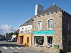 Photo paysage et monuments, Locoal-Mendon - le village