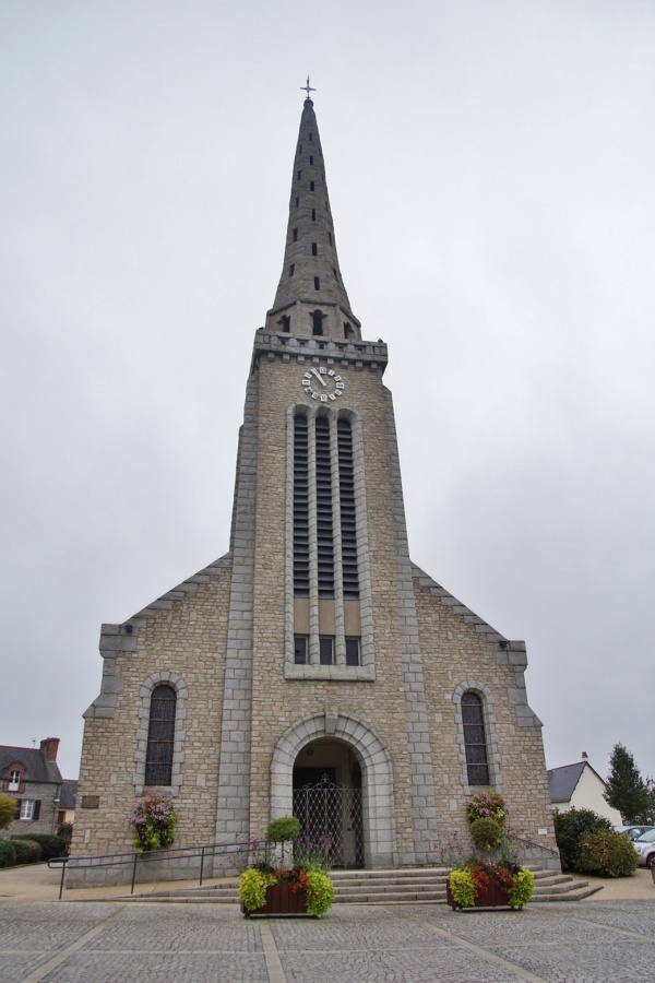 Photo Loyat - église saint Pierre saint paul